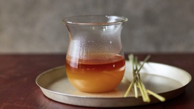 『薬屋のひとりごと』公式レシピ！二十三話「麦稈」より「麦稈の二層モクテル」の作り方公開！